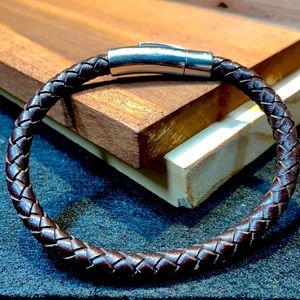 Men’s Woven Leather Bracelet with steel clasp 8”